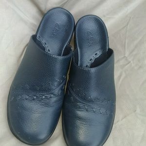 Clarks slip-on size 7